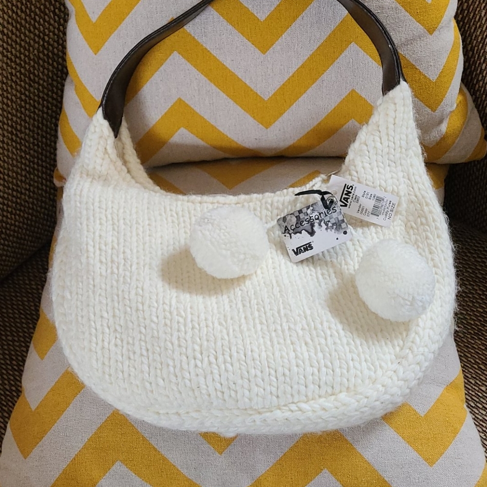 COPY - VANS  white / cream ( color )purse. NEW WITH TAG